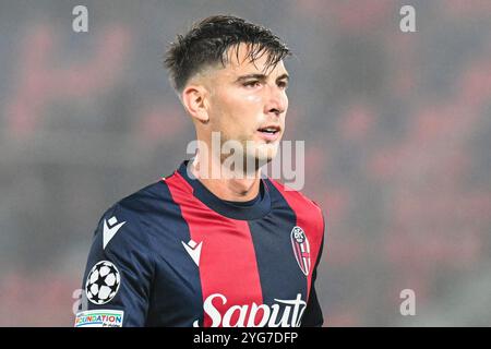 Juan Miranda (Bologna FC) Porträt während des Fußballspiels Bologna FC vs AS Monaco, UEFA Champions League in Bologna, Italien, 05. November 2024 Stockfoto