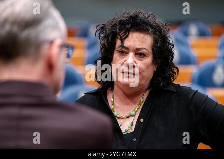 Den Haag, Niederlande. März 2024. DEN HAAG, NIEDERLANDE - 6. MÄRZ: Caroline van der Plas (BBB) während der Plenardebatte über Änderungen des Bergbaugesetzes und des Gasfördergesetzes im Zusammenhang mit dem Ende der Extraktionen aus Groningenveld am 6. März 2024 in den Haag, Niederlande (Foto: John Beckmann/Orange Pictures) Credit: Orange Pics BV/Alamy Live News Stockfoto