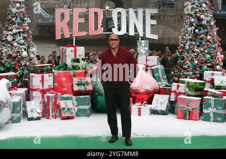 London, Großbritannien. November 2024. Dwayne Johnson nimmt an der Fotokonferenz für „Red One“ im Potters Fields Park in London Teil. Quelle: SOPA Images Limited/Alamy Live News Stockfoto