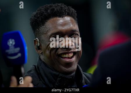 Mailand, Italien. November 2024. Luca Toni und Clarence Seedorf während des Fußballspiels der UEFA Champions League zwischen Inter und Arsenal A im San Siro Stadion in Mailand, Norditalien - Mittwoch, 6. November 2024. Sport - Fußball . (Foto: Spada/LaPresse) Credit: LaPresse/Alamy Live News Stockfoto