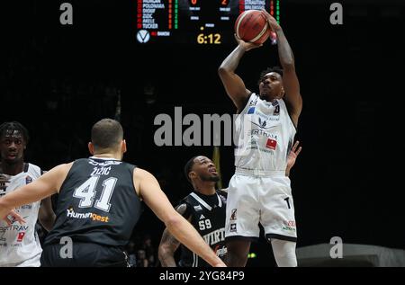 Christian Vital (Tortona) während des LBA-Basketball-Meisterschaftsspiels der italienischen A1-Serie zwischen Segafredo Virtus Bologna und Bertram Derthona Tortona in der Unipol Arena, Casalecchio (Bologna), Italien, 06. November 2024 - Foto: Michele Nucci Stockfoto