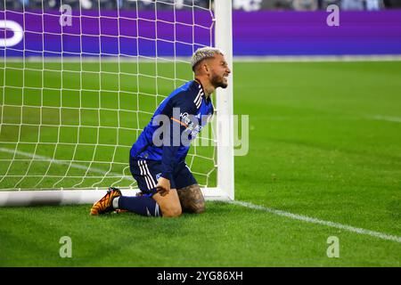 FC Cincinnati Mittelfeldspieler Luciano Acosta #10 im Spiel 2 der Audi 2024 MLS Cup Playoffs gegen den NYCFC im Citi Field in Corona, Queens, N.Y., Samstag, 2. November, 2024. (Foto: Gordon Donovan) Stockfoto