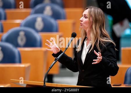 8. OKTOBER 2024 Niederländisch Tweede Kamer Plenardebatte DEN HAAG, NIEDERLANDE - 8. OKTOBER: Ilana Rooderkerk D66 während der Plenardebatte im Tweede Kamer am 8. Oktober 2024 in den Haag Tweede Kamer Niederlande den Haag Tweede Kamer Niederlande Inhalte können nicht direkt oder indirekt über Dritte weiterverbreitet werden. Copyright: XJohnxBeckmannx Stockfoto