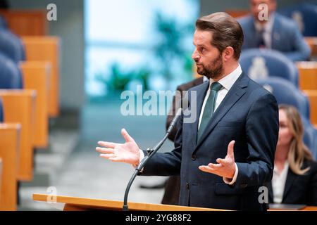 8. OKTOBER 2024 Niederländisch Tweede Kamer Plenardebatte DEN HAAG, NIEDERLANDE - 8. OKTOBER: Andre flach SGP während der Plenardebatte im Tweede Kamer am 8. Oktober 2024 in den Haag Tweede Kamer Niederlande den Haag Tweede Kamer Niederlande Inhalte sind nicht direkt oder indirekt über Dritte weiterverbreitet. Copyright: XJohnxBeckmannx Stockfoto