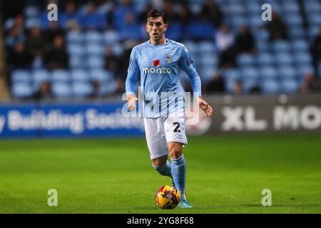 Coventry, Großbritannien. November 2024. Luis Binks von Coventry City in Aktion während des Sky Bet Championship Matches Coventry City gegen Derby County in der Coventry Building Society Arena, Coventry, Großbritannien, 6. November 2024 (Foto: Gareth Evans/News Images) in Coventry, Großbritannien am 11.06.2024. (Foto: Gareth Evans/News Images/SIPA USA) Credit: SIPA USA/Alamy Live News Stockfoto