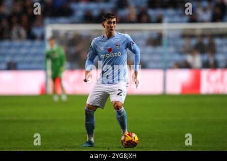 Coventry, Großbritannien. November 2024. Luis Binks von Coventry City in Aktion während des Sky Bet Championship Matches Coventry City gegen Derby County in der Coventry Building Society Arena, Coventry, Großbritannien, 6. November 2024 (Foto: Gareth Evans/News Images) in Coventry, Großbritannien am 11.06.2024. (Foto: Gareth Evans/News Images/SIPA USA) Credit: SIPA USA/Alamy Live News Stockfoto