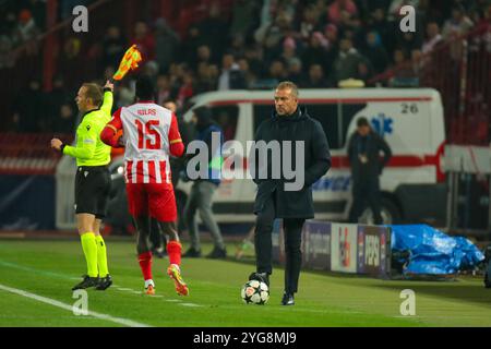 Belgrad, Serbien. November 2024. Hansi Flick, Cheftrainer von Barcelona beim Spiel der UEFA Champions League 2024/25 Phase MD4 zwischen FK Crvena Zvezda und FC Barcelona im Rajko Mitic Stadium am 06. November 2024. Quelle: Dimitrije Vasiljevic/Alamy Live News Stockfoto