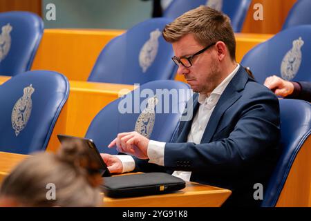 16. JANUAR 2024 Niederländisch Tweede Kamer Fragestunde DEN HAAG, NIEDERLANDE - 16. JANUAR: Eric Esser PVV während der Fragestunde in der Tweede Kamer am 16. Januar 2024 in den Haag Tweede Kamer Niederlande den Haag Tweede Kamer Niederlande Inhalte können nicht direkt oder indirekt über Dritte weiterverbreitet werden. Copyright: XJohnxBeckmannx Stockfoto