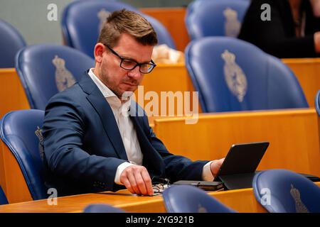 16. JANUAR 2024 Niederländisch Tweede Kamer Fragestunde DEN HAAG, NIEDERLANDE - 16. JANUAR: Eric Esser PVV während der Fragestunde in der Tweede Kamer am 16. Januar 2024 in den Haag Tweede Kamer Niederlande den Haag Tweede Kamer Niederlande Inhalte können nicht direkt oder indirekt über Dritte weiterverbreitet werden. Copyright: XJohnxBeckmannx Stockfoto