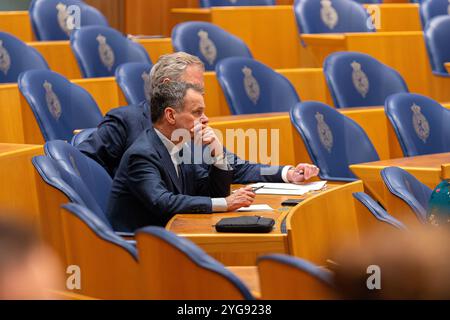 16. JANUAR 2024 Niederländisch Tweede Kamer Fragestunde DEN HAAG, NIEDERLANDE - 16. JANUAR: Caspar Veldkamp NSC während der Fragestunde im Tweede Kamer am 16. Januar 2024 in den Haag Tweede Kamer Niederlande den Haag Tweede Kamer Niederlande Inhalte können nicht direkt oder indirekt über Dritte weiterverbreitet werden. Copyright: XJohnxBeckmannx Stockfoto