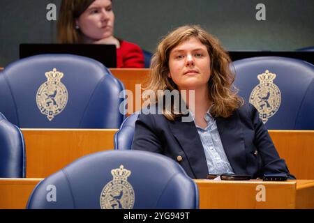 01 02 2024 Dutch Tweede Kamer Plenardebatte DEN HAAG, NIEDERLANDE - 1. FEBRUAR: Marieke Koekkoek VOLT während der Plenardebatte im Tweede Kamer am 1. Februar 2024 in den Haag Tweede Kamer Niederlande den Haag Tweede Kamer Niederlande Inhalte können nicht direkt oder indirekt über Dritte weiterverbreitet werden. Copyright: XJohnxBeckmannx Stockfoto