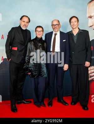Premiere: Konklave Thomas Loibl, Lisy Christl, Edward Berger und Volker Bertelmann bei der Deutschland Premiere zum Kinofilm Konklave im Delphi-Filmpalast am 06.11.2024 in Berlin. *** Premiere Konklave Thomas Loibl, Lisy Christl, Edward Berger und Volker Bertelmann bei der deutschen Premiere des Films Konklave im Delphi Filmpalast am 06 11 2024 in Berlin Copyright: XEventpressxKochanx Stockfoto