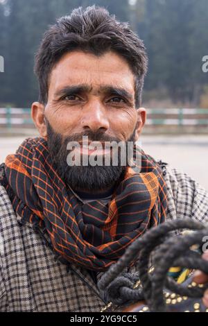 Khan Sahib Tehsil, Jammu und Kaschmir, Indien. Porträt eines Mannes. Stockfoto