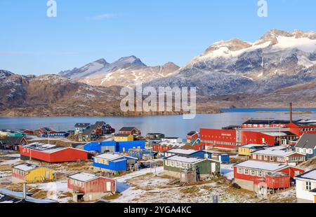 Stadt Tasiilaq (früher Ammassalik genannt), Königreich Dänemark. Stockfoto