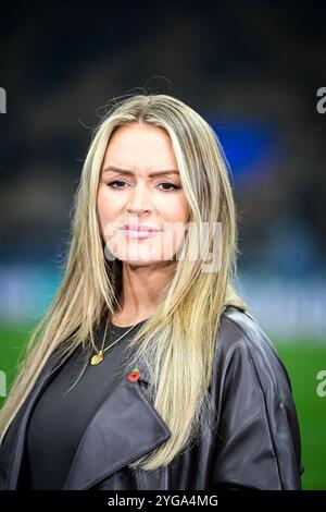 Die englische Moderatorin Laura Woods sendete am 6. November 2024 im San Siro Stadion in Mailand vor dem UEFA Champions League-Fußballspiel Inter Mailand und Arsenal FC. Credit: Piero Cruciatti/Alamy Live News Stockfoto