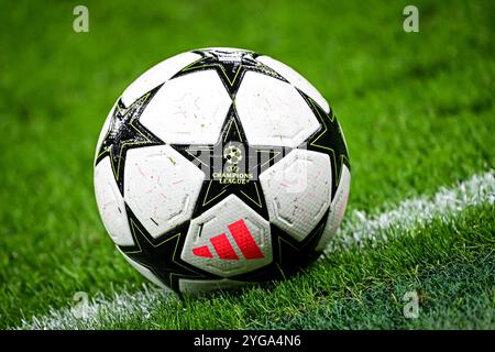 Der Ball während des UEFA Champions League-Fußballspiels Inter Mailand und Arsenal FC im San Siro Stadion in Mailand, Italien am 6. November 2024 Credit: Piero Cruciatti/Alamy Live News Stockfoto