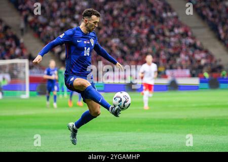 Warschau, Polen. Oktober 2024. Ivan Perisic aus Kroatien wurde während des Spiels der UEFA Nations League zwischen Polen und Kroatien im PGE Narodowy Stadion in Aktion genommen. Endstand; Polen 3:3 Kroatien. Quelle: SOPA Images Limited/Alamy Live News Stockfoto