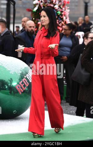 Lucy Liu beim Photocall zum Kinofilm Red One - Alarmstufe Weihnachten im Potters Fields Park an der Tower Bridge. London, 06.11.2024 *** Lucy Liu beim Fotobesuch für den Film Red One Christmas Alert im Potters Fields Park an der Tower Bridge London, 06 11 2024 Foto:XS.xVasx/xFuturexImagex red one 4046 Stockfoto