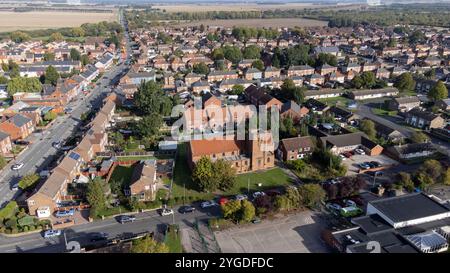 Drohnenfoto des Dorfes Moorends im Nordosten des Metropolitan Borough of Doncaster, South Yorkshire, zeigt Wohnhäuser Stockfoto