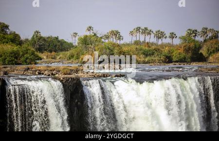 Victoria Falls, Wasserfall am Sambesi Fluss an der Grenze zwischen Sambia und Simbabwe. Afrika Stockfoto