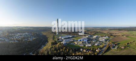 Luftaufnahme, Panorama vom 246 Meter hohen Prüfturm TK-Elevator der ThyssenKrupp AG, Hubprüfturm für Express- und Hochgeschwindigkeitsaufzüge. Deutschlands h Stockfoto