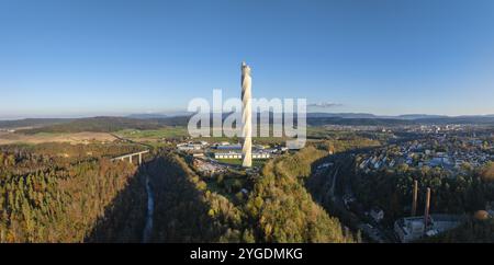 Luftaufnahme, Panorama vom 246 Meter hohen Prüfturm TK-Elevator der ThyssenKrupp AG, Hubprüfturm für Express- und Hochgeschwindigkeitsaufzüge. Deutschlands h Stockfoto