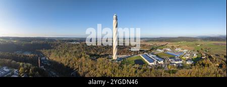 Luftaufnahme, Panorama vom 246 Meter hohen Prüfturm TK-Elevator der ThyssenKrupp AG, Hubprüfturm für Express- und Hochgeschwindigkeitsaufzüge. Deutschlands h Stockfoto