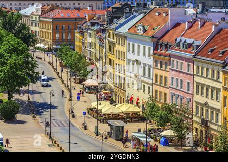 Warschau, Polen, 24. Juni 2019: Clorful Houses Street View in Old Town of polish Capital Skyline, Europe Stockfoto