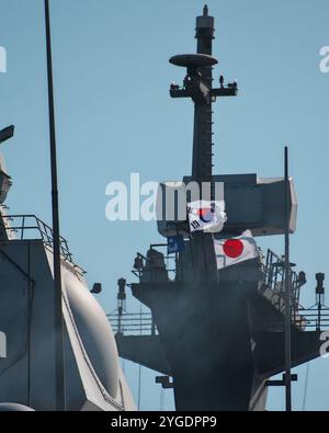 Yokosuka, Japan. November 2024. Das amphibische Angriffsschiff Marado (LPH-6112) der südkoreanischen Marine trifft am Donnerstag, den 7. November 2024, in Yokosuka in der Präfektur Kanagawa ein. Foto: Keizo Mori/UPI Credit: UPI/Alamy Live News Stockfoto