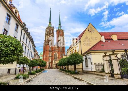 Breslau, Polen, 21. Juni 2019: Insel Ostrow Tumski und Kathedrale St. Johannes des Täufers, Europa Stockfoto