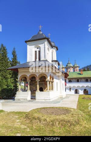 Die alte Kirche im Sinaia-Kloster in Siebenbürgen, Rumänien, Europa Stockfoto