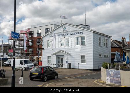 Cowes Harbour Commission Building Exterior Cowes The Isle Of Wight, 4. Oktober 2024 Stockfoto