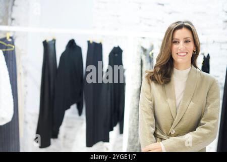 Madrid. Spanien. 20241107 präsentiert Ana Boyer die neue „Saude“-Kollektion von Trucco am 7. November 2024 im Amen-Geschäft in Madrid Stockfoto