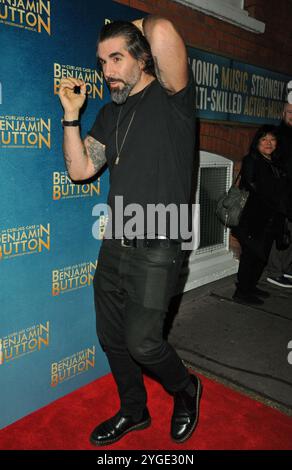 London, Großbritannien. November 2024. Simon Lipkin bei „The Curious Case of Benjamin Button“-Theaterstück Press Night, Ambassadors Theatre, West Street, am Mittwoch, den 06. November 2024 in London, England, Großbritannien. CAP/CAN © CAN/Capital Pictures Credit: Capital Pictures/Alamy Live News Stockfoto