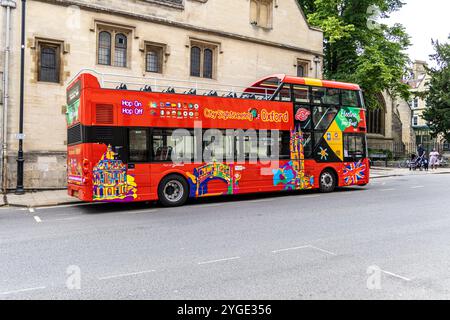 Oxford, UK - 5. Juni 2024: Offener Bus für Oxford City Tours in Oxford. Stockfoto