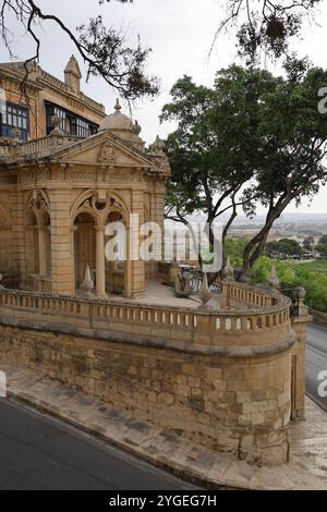 Casino Notabile. Mdina. Malta. Architektur. Architektur. Point de Vue. Clubhaus. Verziert. Kalkstein. belle époque. Design. palast. villa. Stockfoto