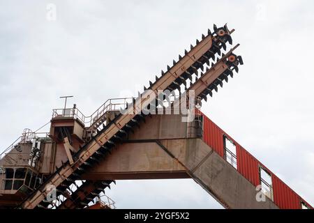 Riesige Transportmaschine für Kohle im ehemaligen Kohlebergwerk Zollverein in Essen, heute UNESCO-Weltkulturerbe Stockfoto