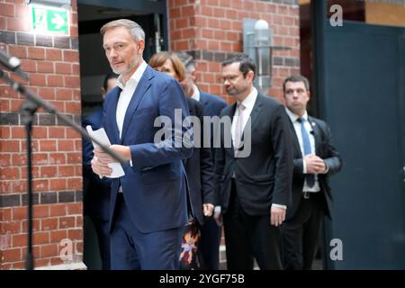 Pressekonferenz, FDP zum Ampel aus Pressekonferenz, Hans-Dietrich-Genscher-Haus, FDP-Generalsekretär Bijan Djir-Sarai, Bundesfinanzminister Christian Lindner, Bundesministerin Bettina stark-Watzinger, Christian Dürr, Fraktionsvorstand, Bundesjustizminister Marco Buschmann Berlin Berlin GER *** Pressekonferenz, FDP zur Ampelpressekonferenz, Hans-Dietrich-Genscher-Haus, FDP-Generalsekretär Bijan Djir Sarai, Bundesfinanzminister Christian Lindner, Bundesministerin Bettina stark Watzinger, Christian Dürr, Fraktionsvorsitzender, Bundesminister der Justiz Marco Buschma Stockfoto