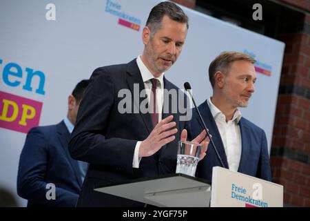 Pressekonferenz, FDP zum Ampel aus Pressekonferenz, Hans-Dietrich-Genscher-Haus, FDP-Generalsekretär Bijan Djir-Sarai, Bundesfinanzminister Christian Lindner, Bundesministerin Bettina stark-Watzinger, Christian Dürr, Fraktionsvorstand, Bundesjustizminister Marco Buschmann Berlin Berlin GER *** Pressekonferenz, FDP zur Ampelpressekonferenz, Hans-Dietrich-Genscher-Haus, FDP-Generalsekretär Bijan Djir Sarai, Bundesfinanzminister Christian Lindner, Bundesministerin Bettina stark Watzinger, Christian Dürr, Fraktionsvorsitzender, Bundesminister der Justiz Marco Buschma Stockfoto