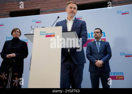 Pressekonferenz, FDP zum Ampel aus Pressekonferenz, Hans-Dietrich-Genscher-Haus, FDP-Generalsekretär Bijan Djir-Sarai, Bundesfinanzminister Christian Lindner, Bundesministerin Bettina stark-Watzinger, Christian Dürr, Fraktionsvorstand, Bundesjustizminister Marco Buschmann Berlin Berlin GER *** Pressekonferenz, FDP zur Ampelpressekonferenz, Hans-Dietrich-Genscher-Haus, FDP-Generalsekretär Bijan Djir Sarai, Bundesfinanzminister Christian Lindner, Bundesministerin Bettina stark Watzinger, Christian Dürr, Fraktionsvorsitzender, Bundesminister der Justiz Marco Buschma Stockfoto