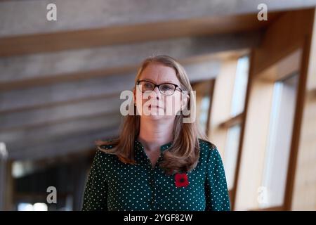 Edinburgh Schottland, Vereinigtes Königreich 07. November 2024. Kabinettssekretärin für soziale Gerechtigkeit Shirley-Anne Somerville MSP im schottischen Parlament. Credit sst/alamy Live News Stockfoto