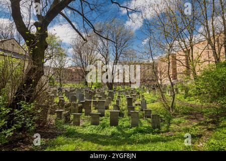 KRAKAU, POLEN - 1. MAI 2017: Jüdischer Friedhof im Bezirk Kazimierz. Stockfoto