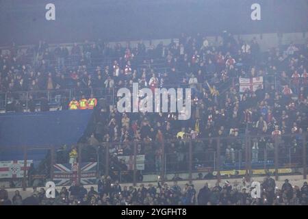 Arsenal-Fans in Mailand während der Meisterliga - Inter-Arsenal FC - Mailand, Italien - 6. november 2024 Stockfoto