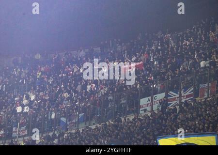 Arsenal-Fans in Mailand während der Meisterliga - Inter-Arsenal FC - Mailand, Italien - 6. november 2024 Stockfoto