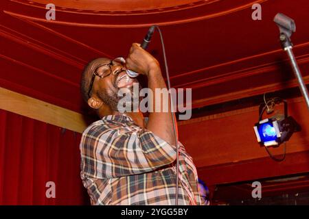 TV auf der Radio Band, Roter Salon, Berlin 28. September 2008, Deutschland. Stockfoto