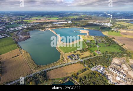 Luftbild, Kiesbaggerei See Rossenray, Abfallentsorgungszentrum Asdonkshof mit Schornstein, Fernsicht, Rossenray, Kamp-Lintfort, Ruhrgebiet, Nordrhein-Westfalen, Deutschland ACHTUNGxMINDESTHONORARx60xEURO *** Luftaufnahme, Schotterbaggersee Rossenray, Entsorgungszentrum Asdonkshof mit Schornstein, Fernsicht, Rossenray, Kamp Lintfort, Ruhrgebiet, Nordrhein-Westfalen, Deutschland ACHTUNGxMINDESTHONORARx60xEURO Stockfoto