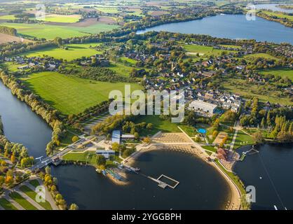 Luftbild, Xantener Südsee, Freizeitzentrum Xanten Südsee mit Sandstrand, Wakepark Wasserski und Wakeboard, Hubbrücke Wardt, Ortsansicht Ortsteil Wardt und Xantener Nordsee, Lüttingen, Xanten, Niederrhein, Nordrhein-Westfalen, Deutschland ACHTUNGxMINDESTHONORARx60xEURO *** Luftsicht, Xantener Südsee, Freizeitzentrum Xanten Südsee mit Sandstrand, Wakepark Wasserski und Wakeboard, Liftbrücke Wardt, Blick auf den Stadtteil Wardt und Xantener Nordsee, Lüttingen, Xanten, Niederrhein, Nordrhein-Westfalen, Deutschland ATTENTIONxMINDESTHONORARx60xEURO Stockfoto