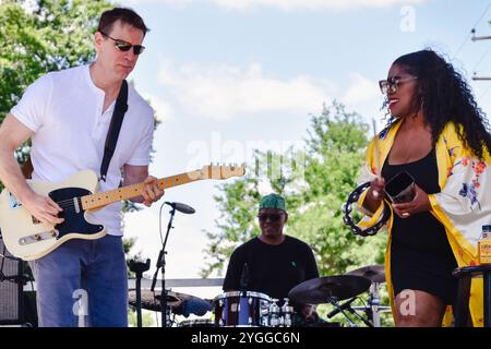 Lead-Gitarrist und Sänger in der Stacy Brooks Band beim Columbia Pike Blues Festival in Arlington, Virginia, 15. Juni 2024 Stockfoto