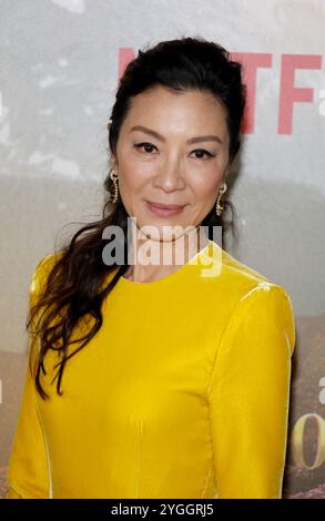 Michelle Yeoh bei der Premiere von Netflix's „The School for Good and Evil“ am 18. Oktober 2022 im Regency Village Theatre in Hollywood, USA. Stockfoto