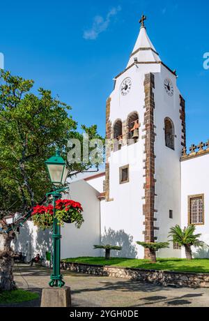 Santa Cruz, die Igreja Matriz de Santa Cruz (Hauptkirche) ist als Kulturdenkmal unter dem Namen Igreja de São Salvador (Kirche der R. Stockfoto